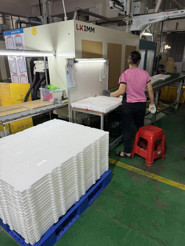 Reliadeck Natural 30cm x 60cm (12’’ x 24’’) Snaplock