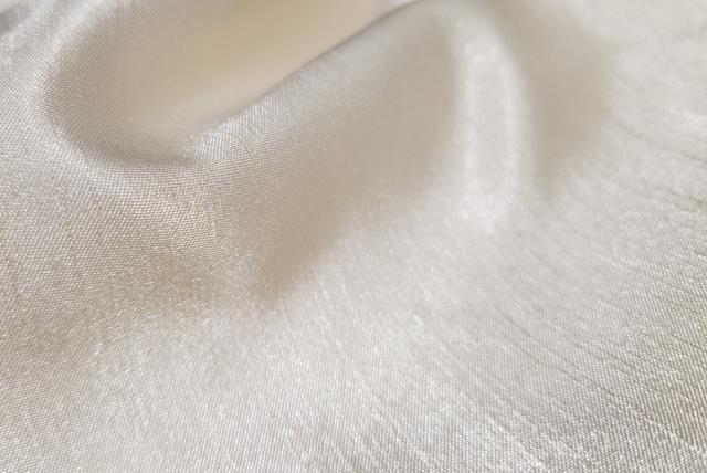 Tablecloth 90" X 132" Ivory Majestic