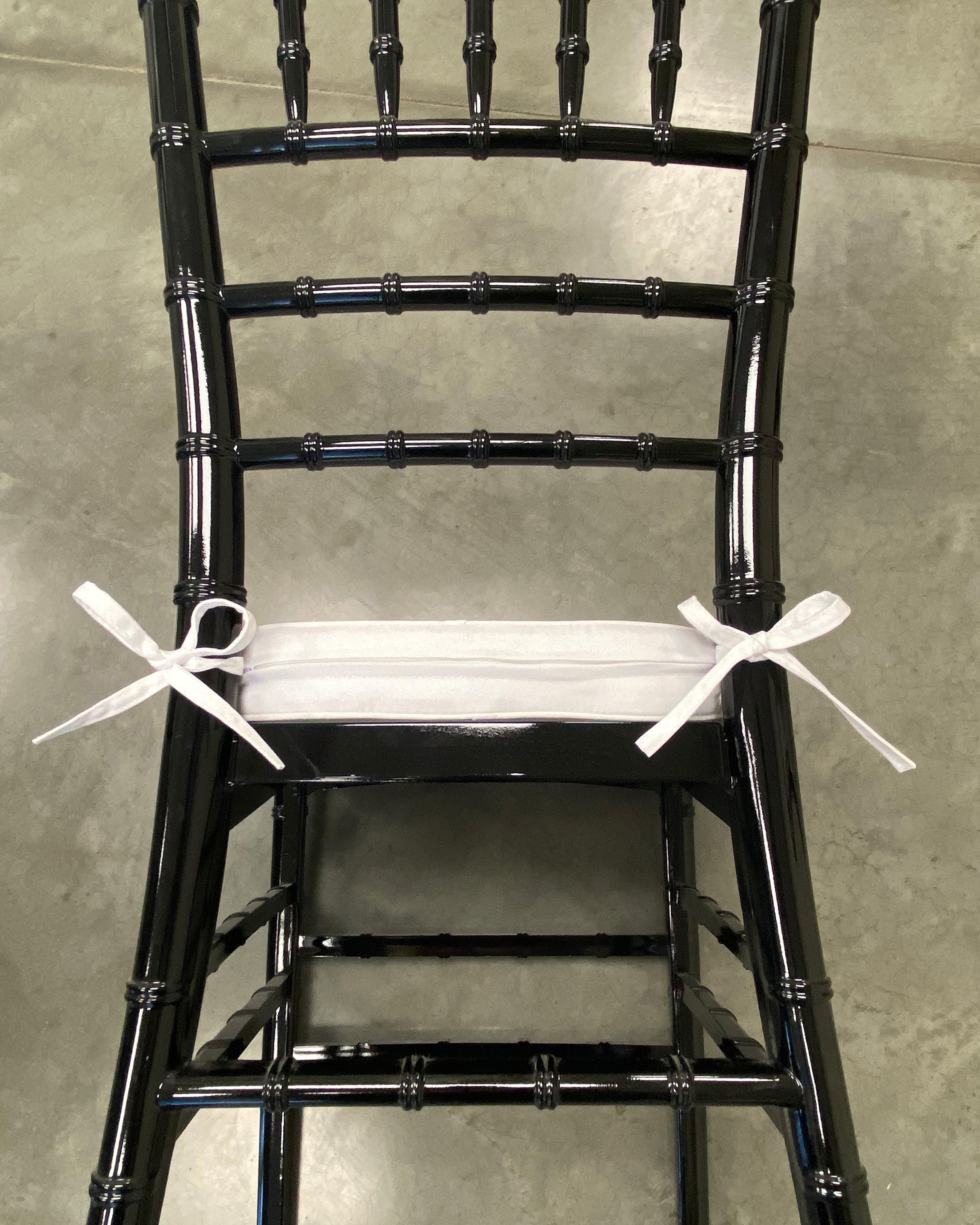 Soft White Chair Cushion For Chiavari With Ties