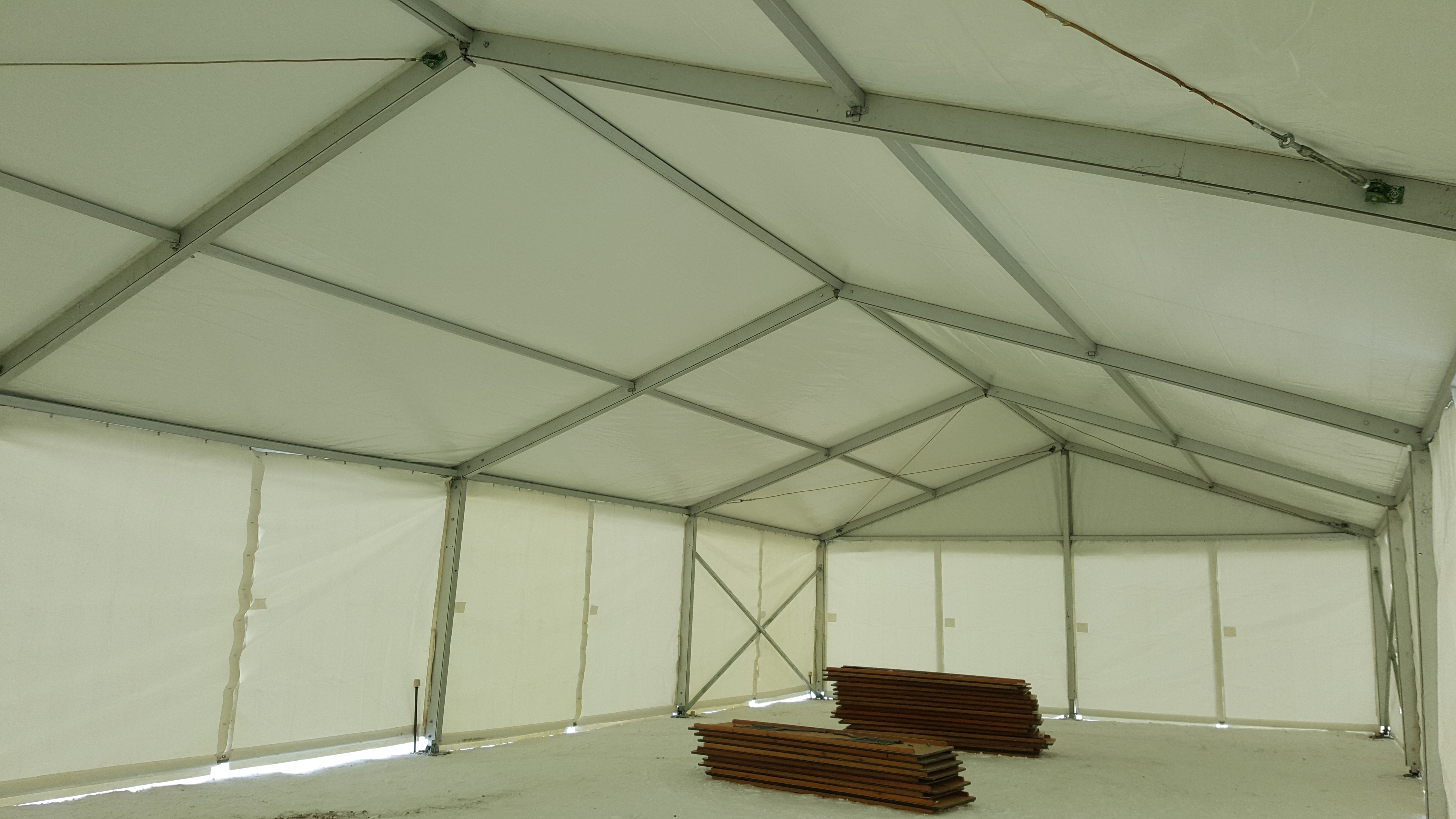Clearspan Tent, 9M X 40M Plain Walls