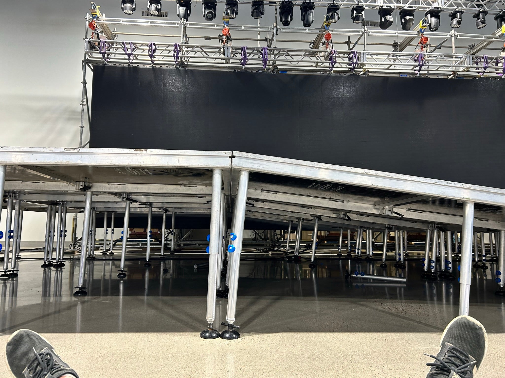 Tuffstage Ramp Angle Leg Kit, 24