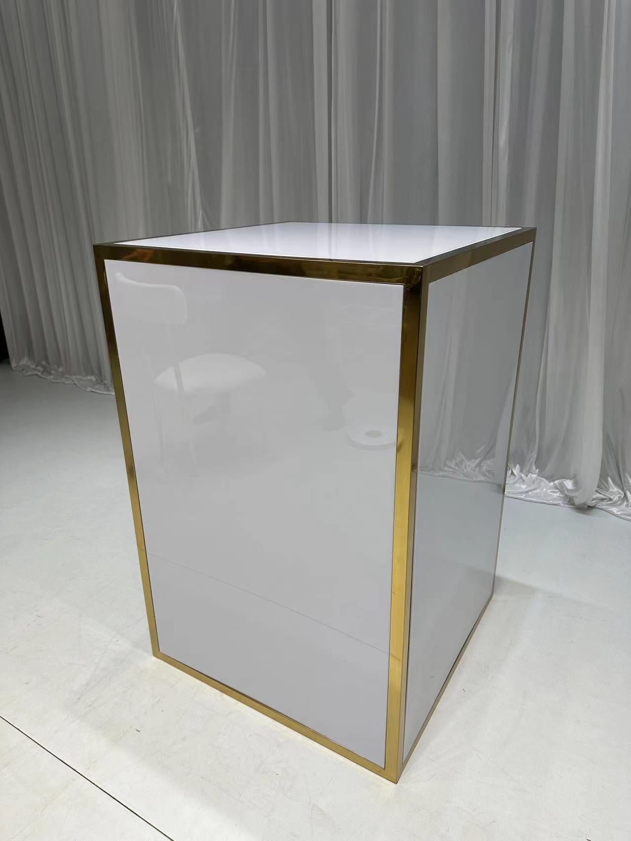 Fenix Promenade Square Corner Bar Gold
