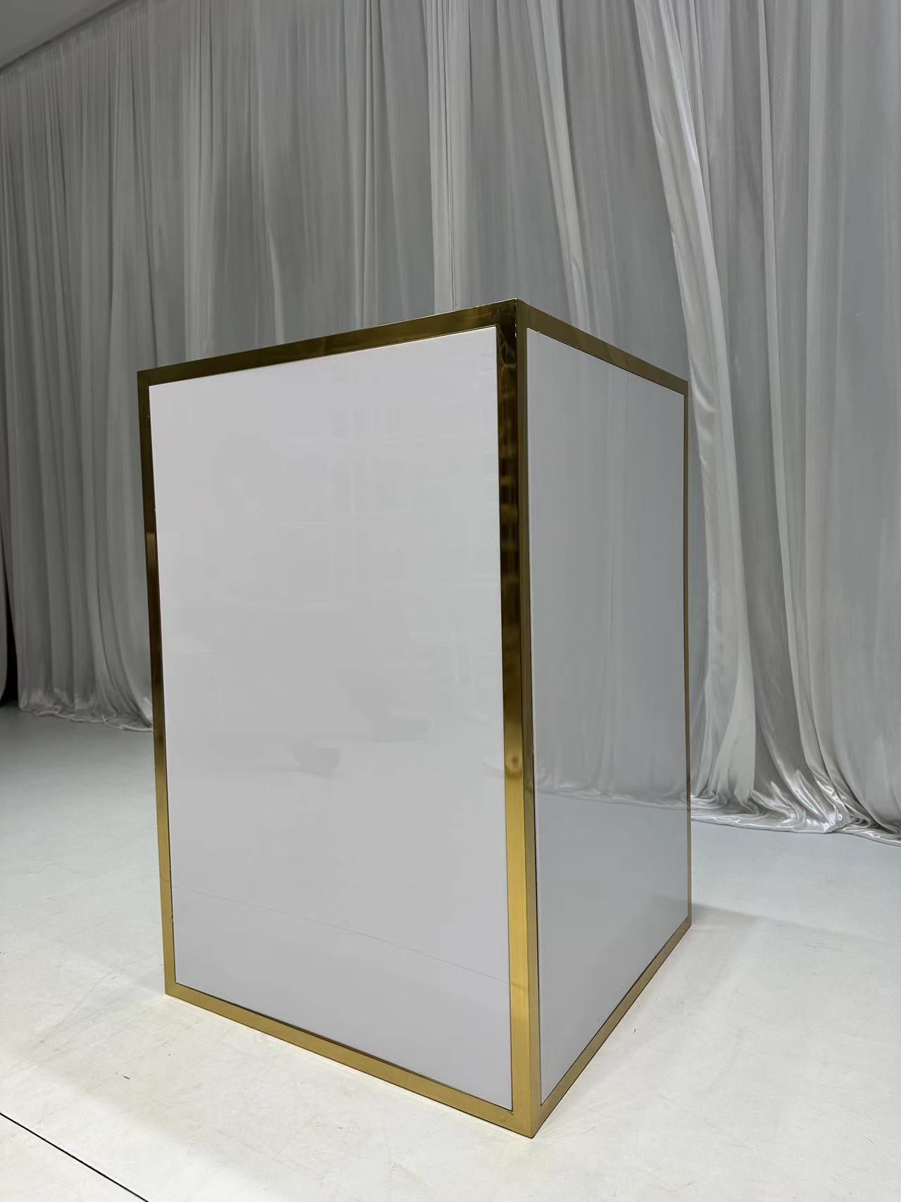 Fenix Promenade Square Corner Bar Gold