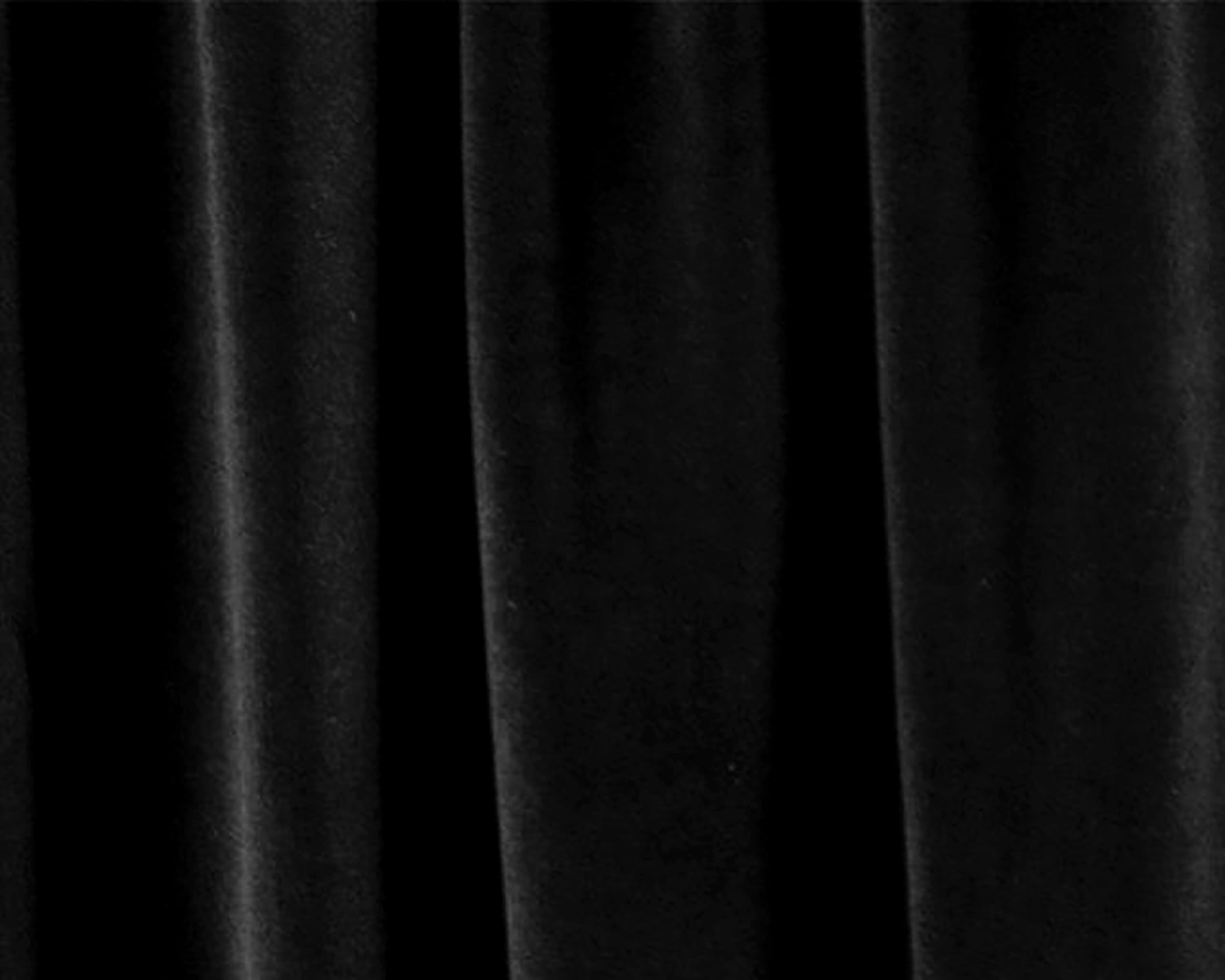 Drape, 8' Velour Black 400 Gsm