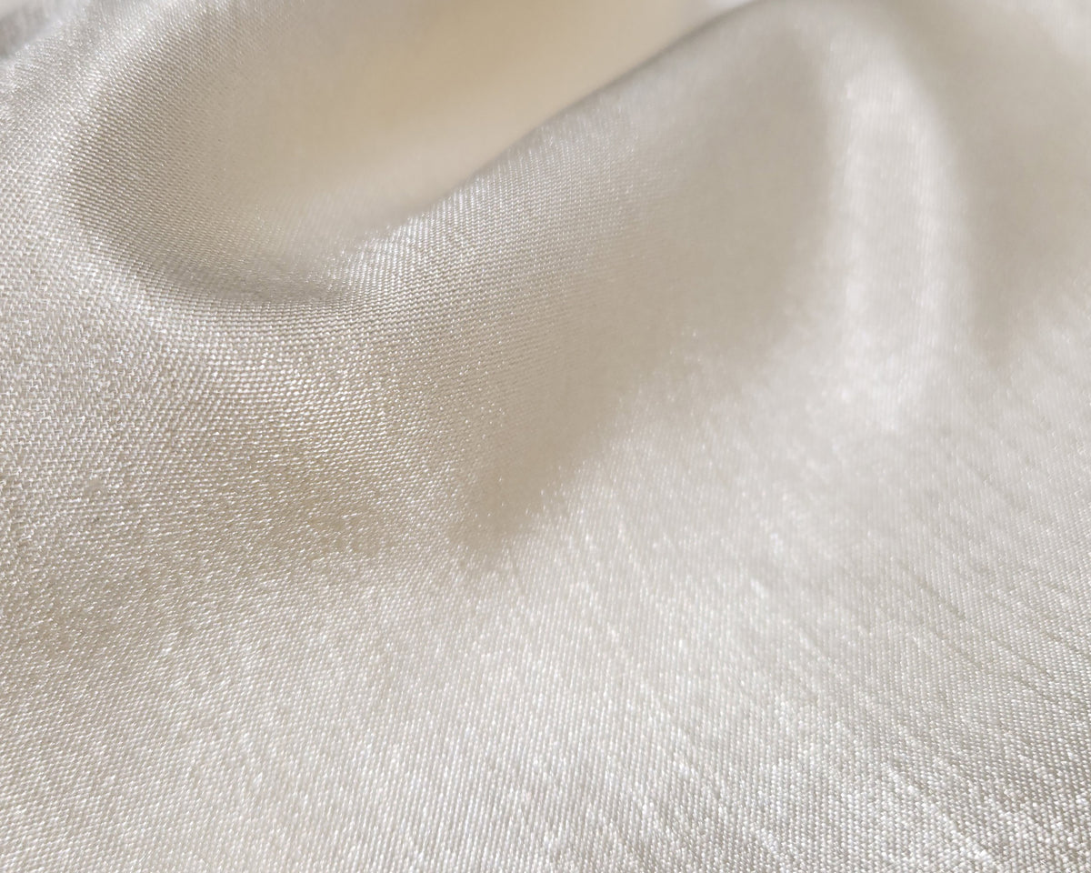 Tablecloth 90" X 132" Ivory Majestic