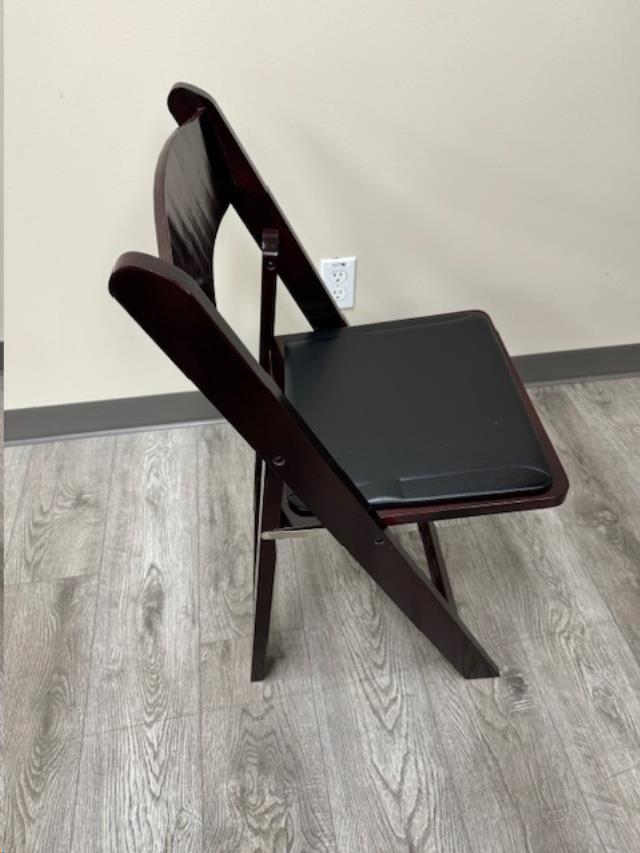 Chair, Mahogany Folding w/ Black Pad